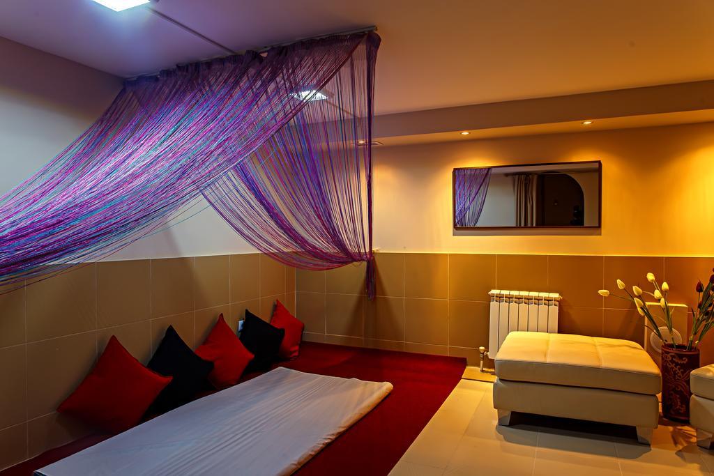 Red Village Hotel Astana Eksteriør billede